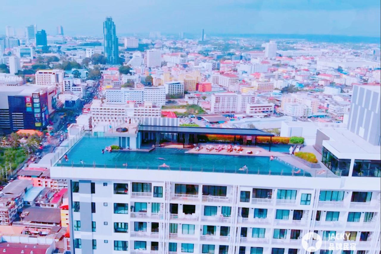 The Base Seaview Holiday Inn Pattaya Ngoại thất bức ảnh