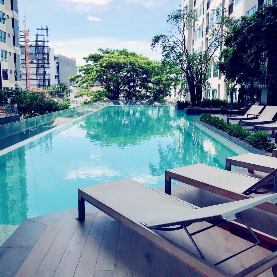 The Base Seaview Holiday Inn Pattaya Ngoại thất bức ảnh