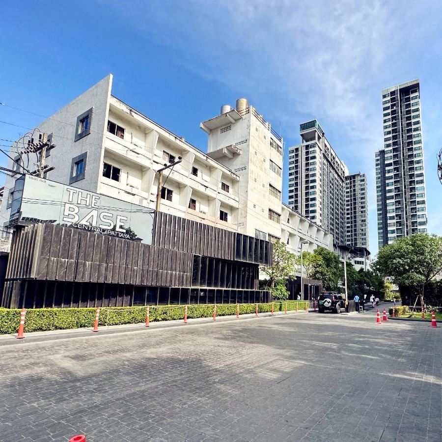 The Base Seaview Holiday Inn Pattaya Ngoại thất bức ảnh